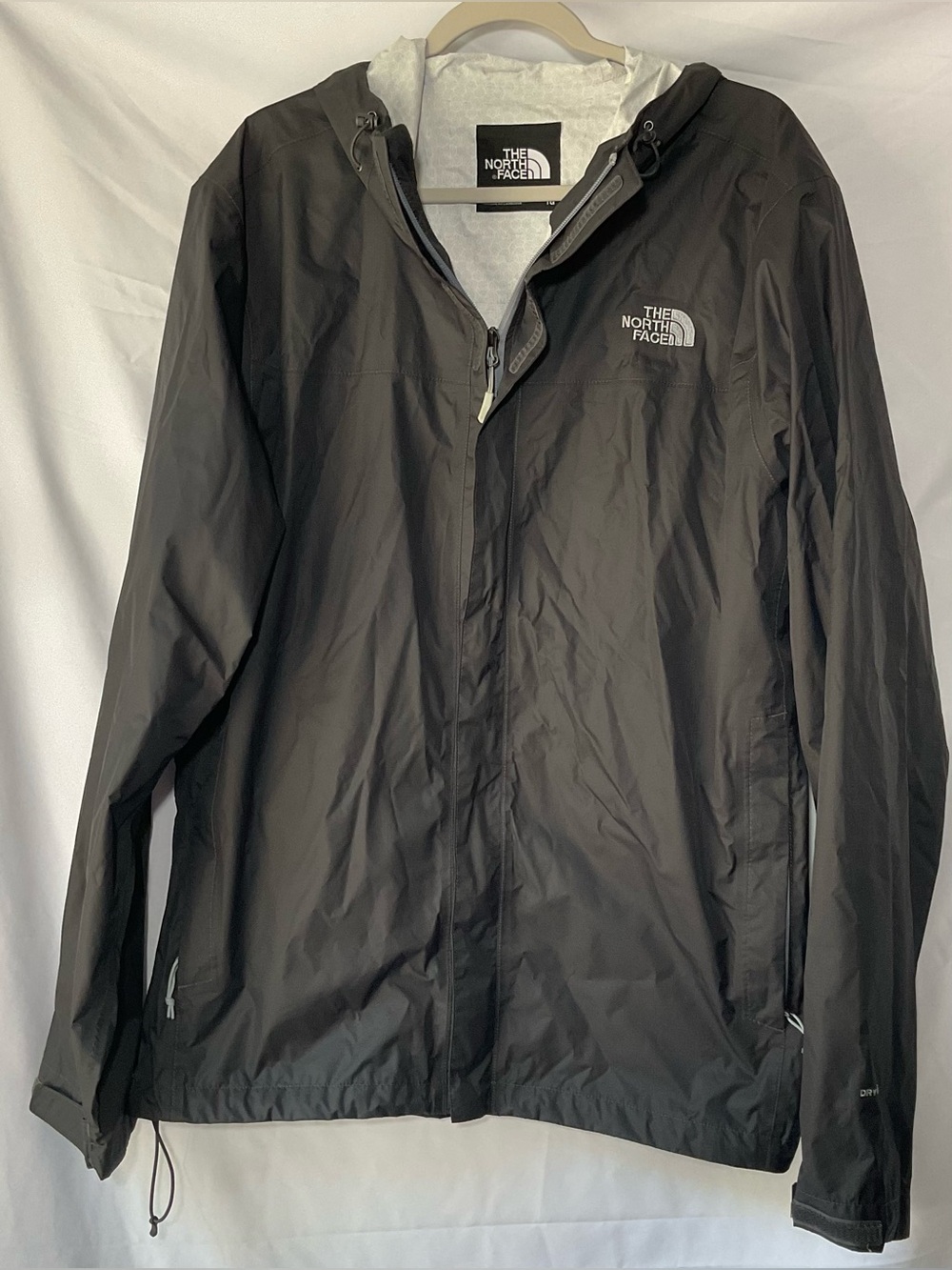 The North Face Men's Venture 2 Black Hooded Rain Jacket